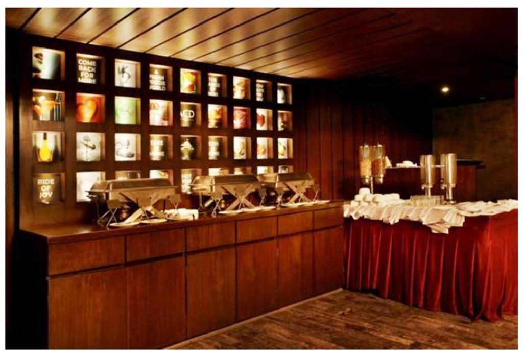 The Golden Oak Hotel Rāipur Kültér fotó